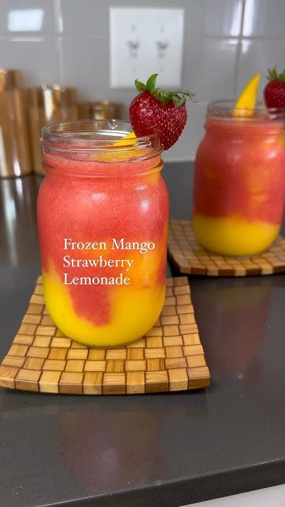 Delicious Frozen Mango Strawberry Lemonade #frozendrinks Cold Things To Eat In Summer, Strawberry Mango Lemonade, Strawberry Frozen Recipes, Frozen Mango Recipes, Lemonade Recipe Homemade, Frozen Lemonade Recipe, Mango Lemonade Recipe, Mango And Strawberry, Cucumber Lemonade