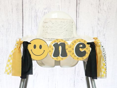 Smiley Face High Chair Banner One Happy Dude Paper Highchair - Etsy Canada One Happy Dude Birthday Smiley Face, First Birthday Smile Theme, Smiley Bday Theme, One Happy Year Birthday, One Happy Dude High Chair Banner, Smile First Birthday, Smiley One Birthday, Smiley Face Food, Smiley Face Smash Cake