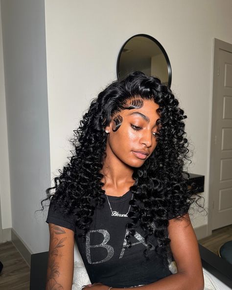 this flipover install is everything 😍😍 (wig install + wand curls) 📲 DM me the word “product” for an exclusive link to my product list and be the first to get all the insider tips and tricks! 💌 P.S. September bookings are now open! Click the link in @jmariestylez bio to secure your spot before it’s too late. 💕 • #jmariestylez #jmariestyledme #mariettahairstylist #atlantahairstylist #atlanta #atlhairstylist #atlhair #explorepage #atlantahair #hair #atlantastylist #atlbraids #naturalhair #at... Flip Over Wig Install, Tight Wand Curls, Hair Wand, Wig Install, Curling Hair With Wand, Dope Hairstyles, Product List, Wand Curls, Now Open