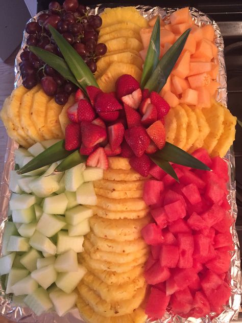 First Communion Fruit Tray, Easter Fruit Tray Cross, Cross Fruit Platter, First Communion Charcuterie Board, Cross Fruit Tray, Easter Fruit Tray, Fruit Platter Ideas Party, Fruit Cross, Easter Side Dishes Recipes