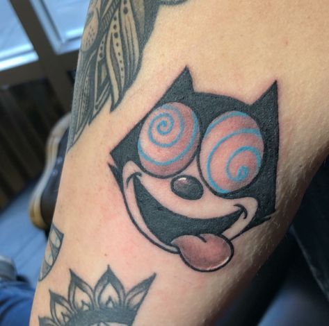 Felix the cat tattoo Felix The Cat Tattoo, Vegas Tattoo, Bicycle Tattoo, Tattoo Pictures, Sharpie Tattoos, Felix The Cat, Cat Tattoo Designs, Red Ink Tattoos, Tatuaje A Color