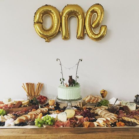 1st Birthday grazing table 1st Birthday Buffet Ideas, Food Idea For 1st Birthday Party, 1st Birthday Grazing Table, First Birthday Grazing Table, First Birthday Party Foods, First Birthday Food Table, Birthday Grazing Table, Birthday Party Snack Table, 1st Birthday Food Ideas