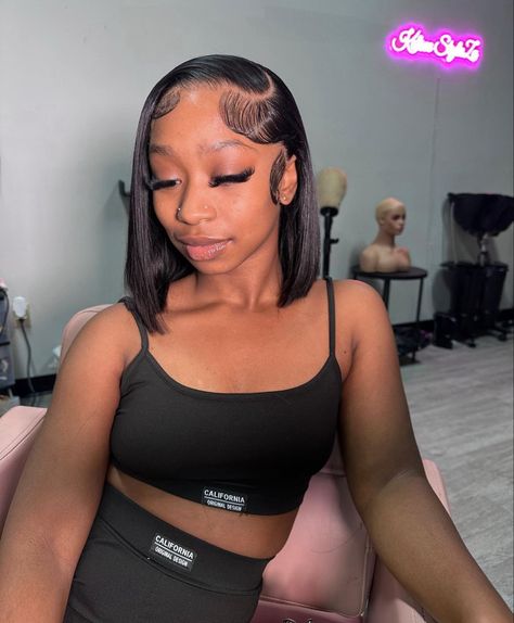 Sidepart Bob Frontal, Side Part Bob Lace Front Wig, Bob Wig For Black Women Side Part, Side Part Bob Wig Install, Frontal Bob Wig Side Part, Black Side Part Bob, Baddie Bob Hairstyles, Side Part Bob Weave Leave Out, Bob Hairstyles For Black Women Wigs