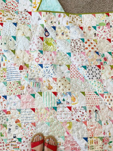 Low Volume Scrappy Quilts, 1930 Quilt Patterns, Low Volume Quilt Pattern, Low Volume Quilts Ideas, Low Volume Quilts, Crazy Quilt Embroidery, Scrap Blocks, Low Volume Quilt, Patchwork Squares