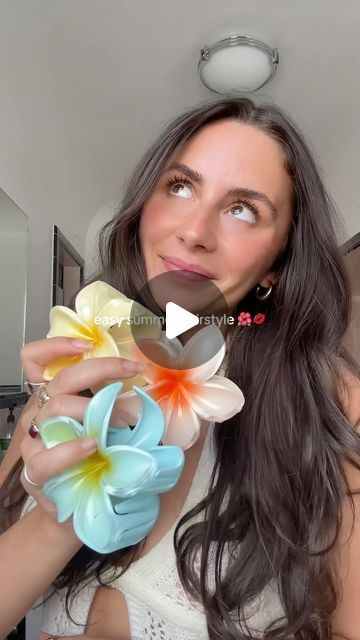 𝓁𝒾𝓁𝓁𝓎✮ on Instagram: "Easy summer claw clip hairstyle 🌺 the flower clips are 🔗 on my Amazon storefront under summer favorites!   #reels #reelsinstagram #hairstyle #summerfashion #fashion #style #ootd #amazonfinds #hair #easyhairstyles" Flower Clip Hairstyles Half Up Half Down, Flower Hair Clips Hairstyle, Flower Claw Clip Hairstyles, Flower Clip Hairstyles, Flower Claw Clip, Hair Clip Hairstyles, Clip Hairstyles, Summer Favorites, Half Up Half Down