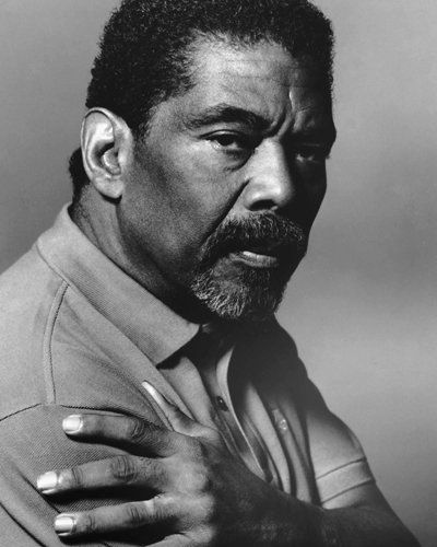 Alvin Ailey Biography Dancer and choreographer. He became a member of Lester Horton's company in 1950, and when his mentor died in 1953, Ailey was chosen to take over as director and choreographer. He founded the Alvin Ailey American Dance Theater in 1958, The company popularized modern dance around the world thanks to tours sponsored by the U.S. State Department. His most famous dance, Revelations, is based on Ailey's own experience of growing up African American in the rural South. Classic Dance, American Dance, Black Dancers, Paige Hyland, Brooke Hyland, Alvin Ailey, Josephine Baker, Dance Tutorial, Photography Winter