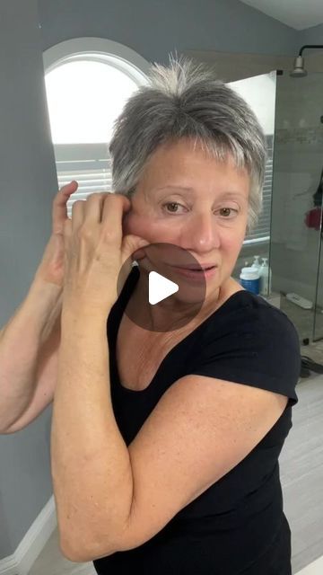 Nicholle Roberson - FACEit on Instagram: "This is a wonderful vitality sculpting massage very similar to what I do at the end of all of my luxury holistic facial treatments. I thought you would love to try it on yourself at home. If you try it, let me know what you think." Holistic Facial, Body Massage Techniques, Facial Treatments, Essential Oils For Skin, Fountain Of Youth, Massage Techniques, Facial Massage, Body Massage, Oils For Skin