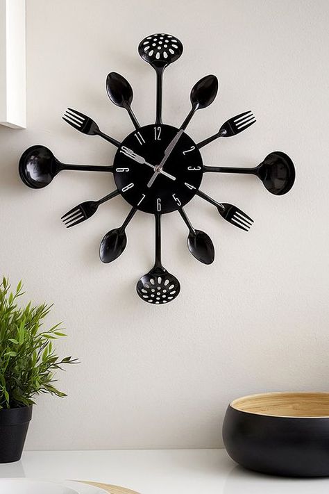 Cutlery wall clock from Premier Housewares (£17.89, Amazon) Bedroom Clock Ideas, Kitchen Clocks Wall Ideas, Wall Clock Ideas, Wall Clock Decor Ideas, Wall Clock Design Ideas, Clock Decor Ideas, Clock Design Ideas, Bedroom Clocks, Clock Ideas