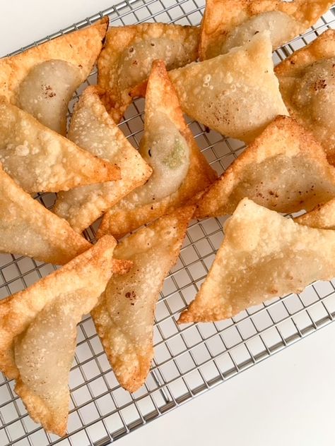 beef wontons, best easy fried beef wonton appetizers recipe step by step Corned Beef Wontons, Hamburger Wonton Recipes, Won Ton Recipes Wonton Wrappers, Ground Beef Wonton Recipes, Stuffed Wontons Appetizers, Beef Wonton Recipes, Fried Wonton Recipes, Chicken Won Tons, Beef Wontons