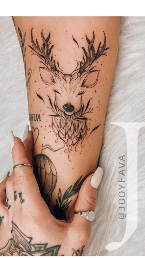 Deer Tattoo Designs, Simple Tattoos For Women, Owl Feather, Deer Tattoo, Inspiration Tattoos, Leg Tattoos Women, Tatuaje A Color, Tattoo Feminina, Girly Tattoos