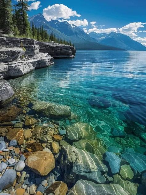 Lake Mcdonald Montana, Iphone Wallpaper Moon, Montana Lakes, Books Summer, Montana Vacation, Lake Mcdonald, Pakistan Travel, Glacier National Park Montana, Montana Usa