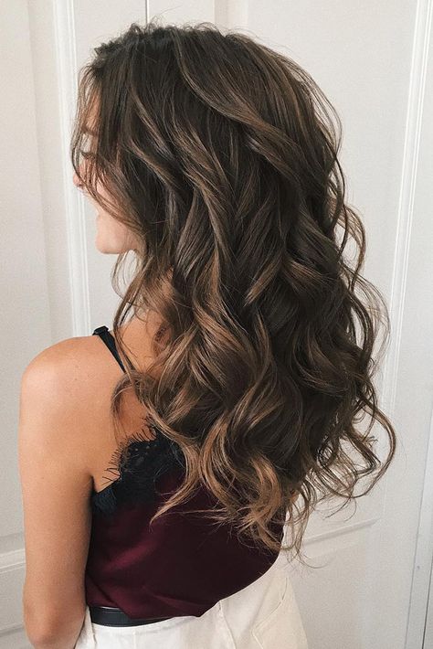 wedding hairstyles down dark medium loose curls sasha_esenina Down Curly Hairstyles, Loose Curls Hairstyles, Wavy Wedding Hair, Curly Wedding Hair, Curls For Long Hair, Bridesmaid Hair Down, Natural Hair Styles Easy, Wedding Hair Down, Curly Bob Hairstyles