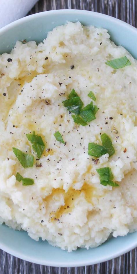 a bowl of garlic mashed cauliflower. Vegan Mashed Cauliflower, Cauliflower Vegan, Garlic Mashed Cauliflower, Mashed Cauliflower Recipe, Cauliflower Mashed Potatoes, Daniel Fast Recipes, Garlic Mashed, Healthy Comfort Food, Mashed Cauliflower