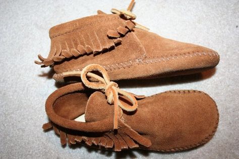 How To Make Moccasins, Knee High Moccasins, Moccasin Patterns, Moccasins For Men, Diy Moccasins, Sewing Hand, Moccasin Pattern, Fringe Moccasins, Leather Glue