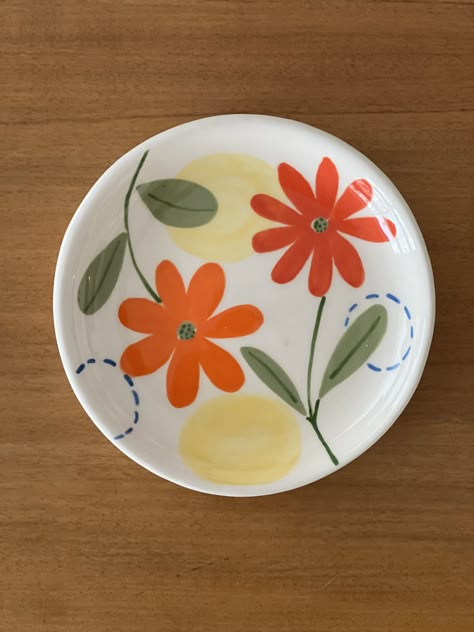 Easy Ceramic Plate Painting Ideas, Aesthetic Plate Designs, Boho Pottery Painting Ideas, Painting Pottery Plates, Dish Painting, Paint Pottery, Painting Pottery, Diy Pottery Painting, Paint Your Own Pottery