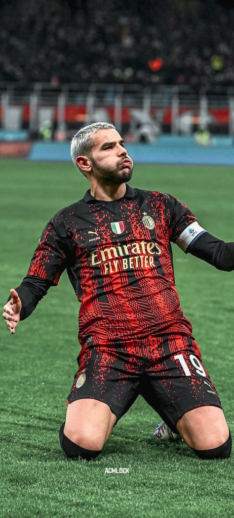 Football Celebrations, Theo Hernandez, Football Motivation, Milan Wallpaper, Milan Football, Fc Barcelona Wallpapers, Football Players Images, Ronaldo Football, Drip Outfit Men