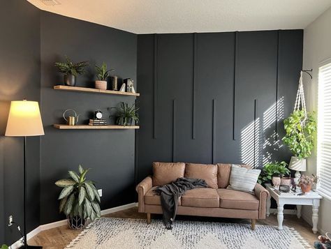 Black Wall Sitting Room, Black Matte Accent Wall Bedroom, Livingroom Accent Wall Color Ideas, Black Wall Green Couch, Half Wall Papering Ideas Living Room, Charcoal Gray Accent Wall Living Room, Black Wood Accent Wall Living Room, Black Accent Wall Design, Black Furniture Wall Color Ideas