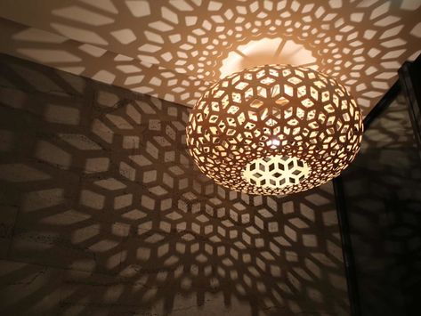 David Trubridge, Nursery Lighting, New Zealand Houses, Clip Lights, Small Pendant Lights, Deco Luminaire, Snowflake Pendant, Red Dot Design, Hexagon Pattern