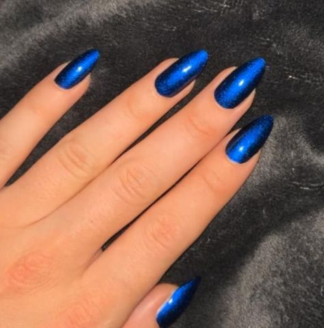 Blue Nails With Yellow Accent, Blue Nails Metallic, Royal Blue Chrome Nails, Sapphire Blue Nails, Blue Metallic Nails, Royal Blue Acrylic Nails, Nails Inspiration Blue, Car Nails, Metallic Blue Nails