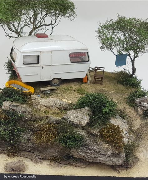 Camping Diorama Ideas, Camping Diorama, Andreas Rousounelis, Fantasy Village, Cool Kids Rooms, Miniature Cars, Trailer Park, Miniature Houses, Miniature Crafts