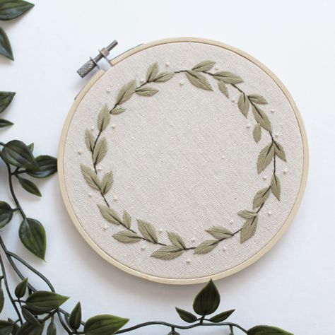 Embroidered Greenery, Greenery Embroidery, Embroider Ideas, Embroidery Leaf, Digital Embroidery Patterns, Christmas Embroidery Patterns, Perfect Room, Floral Embroidery Patterns, Christmas Embroidery Designs