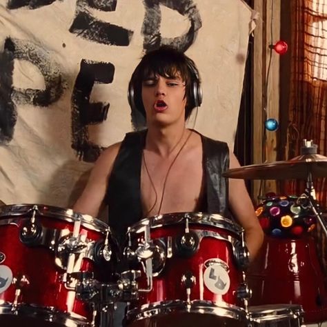 Rodrick Heffley Drums, Devin Bostick, Roderick Heffley, Devon Bostick Rodrick, Rock Boy, Rodrick Rules, Hot Emo Guy, Emo Guy, Rodrick Heffley