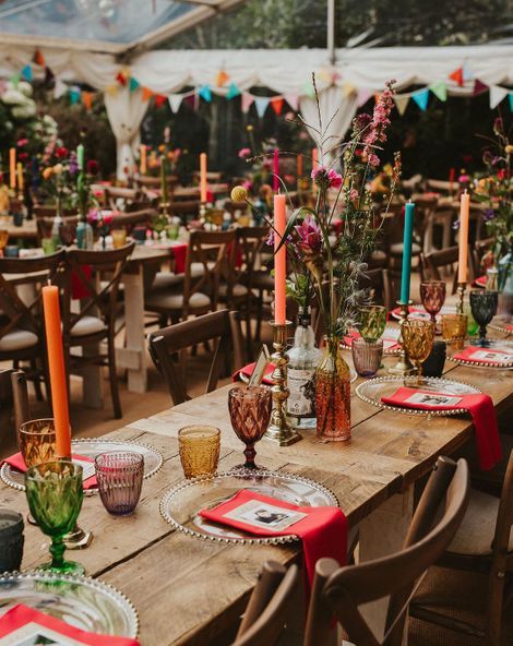 Back Garden Wedding, Cute Table, Colorful Wedding Flowers, Table Layout, Jewel Tone Wedding, Eclectic Wedding, Boda Mexicana, Tipi Wedding, Sequin Wedding