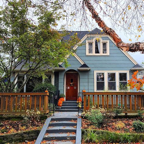 Blue House With Painted Door, Old Home Exterior Paint Colors, Small Family Home Exterior, Blue Roof House, 70s House Exterior, Eclectic Homes, Old Homes, Colorful Houses, Craftsman Style House