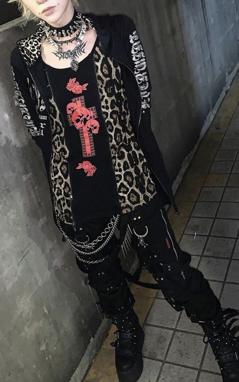 Male Vkei Outfit, Male Mall Goth Outfits, Goth Punk Outfits Men, Alt Male Outfits, Vkei Outfits Men, Punk Outfits Aesthetic, Japanese Punk Fashion, Visual Kei Outfits, Visual Kei Fashion