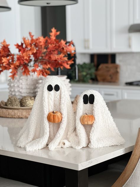 Pottery Barn Diy, Pottery Barn Halloween, Teddy Bear Fabric, Ghost Crafts, Bear Fabric, Ghost Diy, White Teddy Bear, Farmhouse Halloween, Pottery Barn Inspired