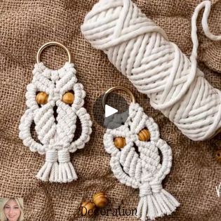 Macrame Keychain Diy, Macrame Owls, Owl Macrame, Owl Tutorial, Macrame Wall Hanging Tutorial, Macrame Feathers, Owl Keychain, Macrame Owl, Small Owl