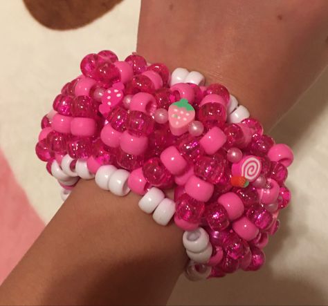 Sanrio Kandi Cuff, Big Kandi Projects, Kandi Cute, Candy Bead Bracelet Ideas, Kandi Inspo Cuff, Kandi Ideas Cuffs, Pink Kandi, Kandi Kids, Kandi Inspiration