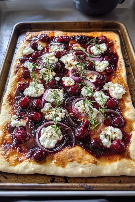 Rustic Cranberry and Balsamic Glazed Flatbread with Fresh Herbs is the perfect quick holiday appetizer. Try this easy recipe today! Cranberry Flatbread Appetizer, Quick Holiday Appetizers, Cranberry Appetizer, Fresh Cranberry Recipes, Goats Cheese Flatbread, Cranberry Sauce Recipe, Holiday Appetizer, Cranberry Sauce Homemade, Flatbread Recipes