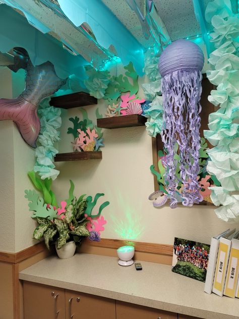 Under The Sea Room Aesthetic, Underwater Bathroom, Cafeteria Decorations, School Cafeteria Decorations, Under The Sea Classroom, Under The Sea Bathroom, Under The Sea Decor, Sea Bathroom Decor, Office Nature