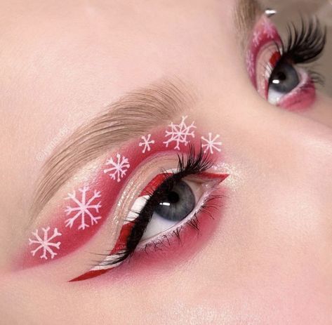 Merry Christmas Makeup, Christmas Inspired Makeup, Festive Eye Makeup, Festival Eye Makeup, Xmas Makeup, Holiday Party Makeup, Christmas Eyeshadow, Christmas Eye Makeup, Butterfly Makeup