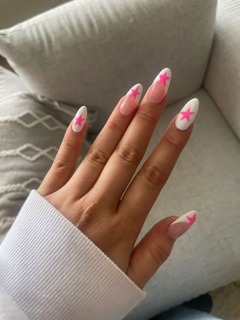 There's a new beauty trend taking over Instagram and it's absolutely stunning. Say hello to "quartz nails". Cute Nail Ideas Back To School, Pink Almond Nails Summer, Cute Nails With Stars, Summer Nails Inspo Vacation, Cute Summer Nail Inspo Almond, Nail Inspo Trendy Pink, Summer Star Nails, Nails Acrylic Ideas Summer, Spring Nail Inspo Coffin