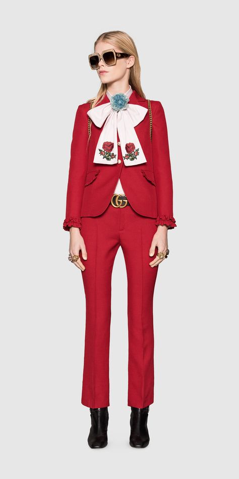 Gucci Fashion Show, Gucci Runway, Pantsuits For Women, Red Suit, 2017 Fashion Trends, Gucci Fashion, Mode Vintage, Looks Style, Mode Inspiration