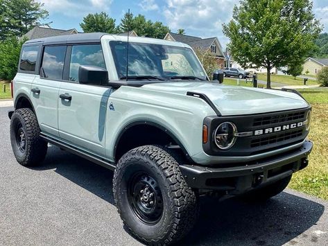 4WP Fender Deletes + 2” Level Kit + 35s on Bronco Black Diamond. | Bronco6G - 2021+ Ford Bronco Forum, News, Blog & Owners Community Bronco Ford Green, Blue Ford Bronco Aesthetic, Blue Bronco Ford 2022, Bronco Asethic, Ford Bronco New, Blue Bronco Aesthetic, Cactus Grey Bronco, Bronco Car Aesthetic, Outer Banks Bronco