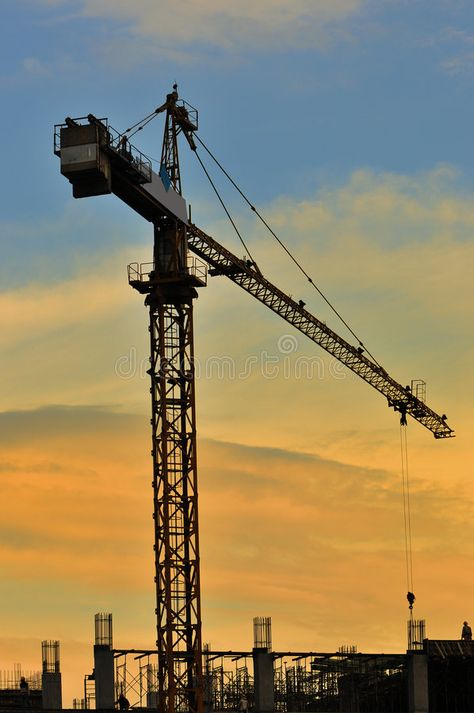 Crane Safety, Crane Photography, Crane Construction, Ing Civil, Construction Crane, Tower Crane, Construction Images, Civil Engineering Construction, Crane Print