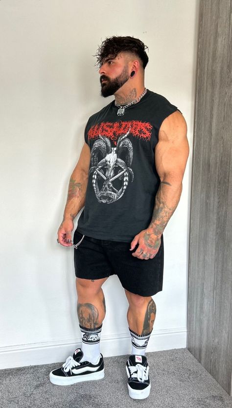 Health Goth Men, Gym Look Men, Stocky Men Fashion Outfits, Tough Outfits, Grunge Clothes Men, Chubby Boy Aesthetic, Himbo Men, Muscle Tee Outfit, Chubby Guy Outfits