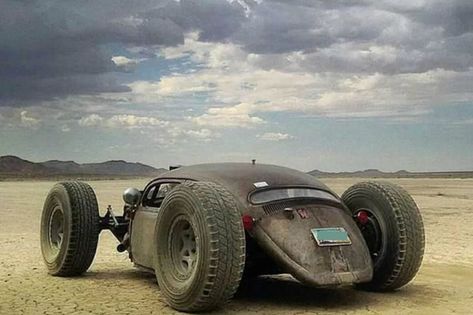 Someone has actually created a real-life version of the Mad Max VW Beetle - Mirror Online #vwbeetle #madmax #aircooledlife Vw Rat Rod, Black Rat, Rat Rod Cars, Volkswagen Aircooled, Vw Karmann Ghia, Mercedes Benz Trucks, Vw Aircooled, Rat Bike, Rat Rods Truck