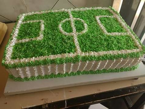 Soccer Field Cake, Football Cake Design, Soccer Birthday Cakes, Cake Oreo, Soccer Cake, Soccer Birthday Parties, Birthday Bbq, Football Cake, Soccer Birthday