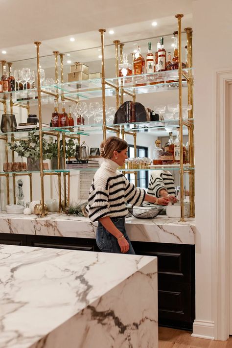 Bar Design Home, Bar Lounge Room, Home Bar Ideas, Bar Decorations, Home Bar Rooms, Cella Jane, Home Bar Design, Home Bars, Built In Bar