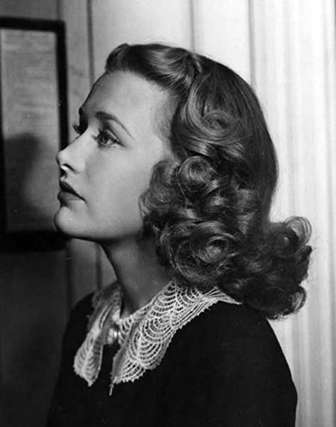 1930 Hair, Priscilla Lane, 1940s Hair, 1930s Hair, 40s Hairstyles, 1940s Hairstyles, Ginger Rogers, Vintage Versace, My Destiny