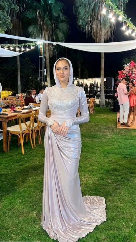 Simple Soiree Dresses Hijab, Wedding Guest Dress Hijab, Simple Dresses Hijab, Engagement Dress Hijab Simple, Dresses Soirée Hijab, Dress Engagement Hijab, Simple Dresses For Hijab, Hijabi Party Dress, Soiree Outfits For Hijab