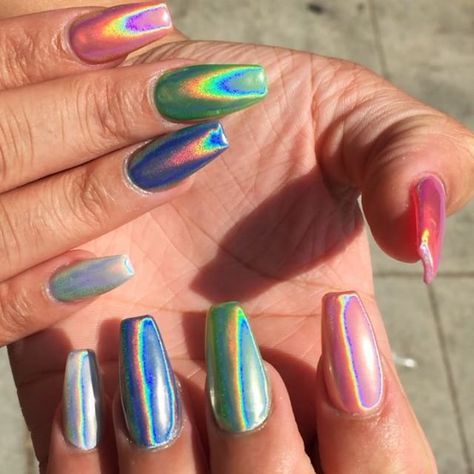 What's your color ? Get Rainbow holographic nails ⭐️Design… Holographic Nails Design, Hallographic Nails, Holographic Nail Designs, Halo Nails, Nails Holographic, Holo Nails, Rainbow Holographic, Chrome Nails Designs, Mirror Nails