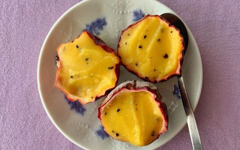 Fruit Sorbet Recipe, Passion Fruit Sorbet, Passionfruit Recipes, Passion Fruit Syrup, Sorbet Recipe, Fruit Sorbet, Yogurt And Granola, Sorbet Recipes, Fruit Ice