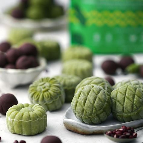 Matcha Red Bean, Snowskin Mooncake, Sweet Matcha, Mooncake Recipe, Moon Cake Mold, Matcha Cake, Matcha Recipe, Red Bean Paste, Home Together