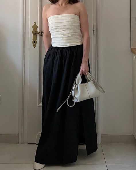 Linen bandeau top, Black maxi linen skirt with pockets, leather ballet flats, crossbody bag Linen Skirt Outfit, Maxi Skirt Outfits, Summer Linen, Black Maxi, Linen Skirt, Bandeau Top, All Black Outfit, Black Linen, Linen Top