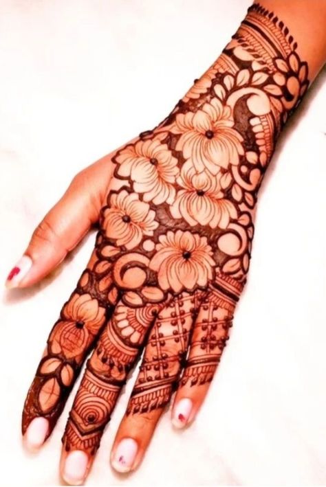 Traditional Sketches, Traditional Mehndi Designs, Mehedi Design, Matching Tats, Fruity Cake, Modern Henna, Legs Mehndi Design, Mehndi Designs Bridal Hands, Modern Henna Designs